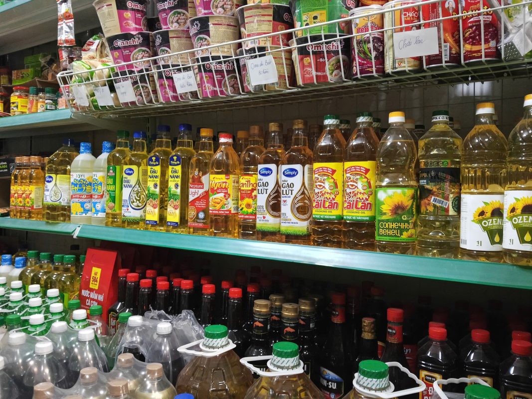 5 tiêu chí chọn dầu ăn an toàn cho gia đình